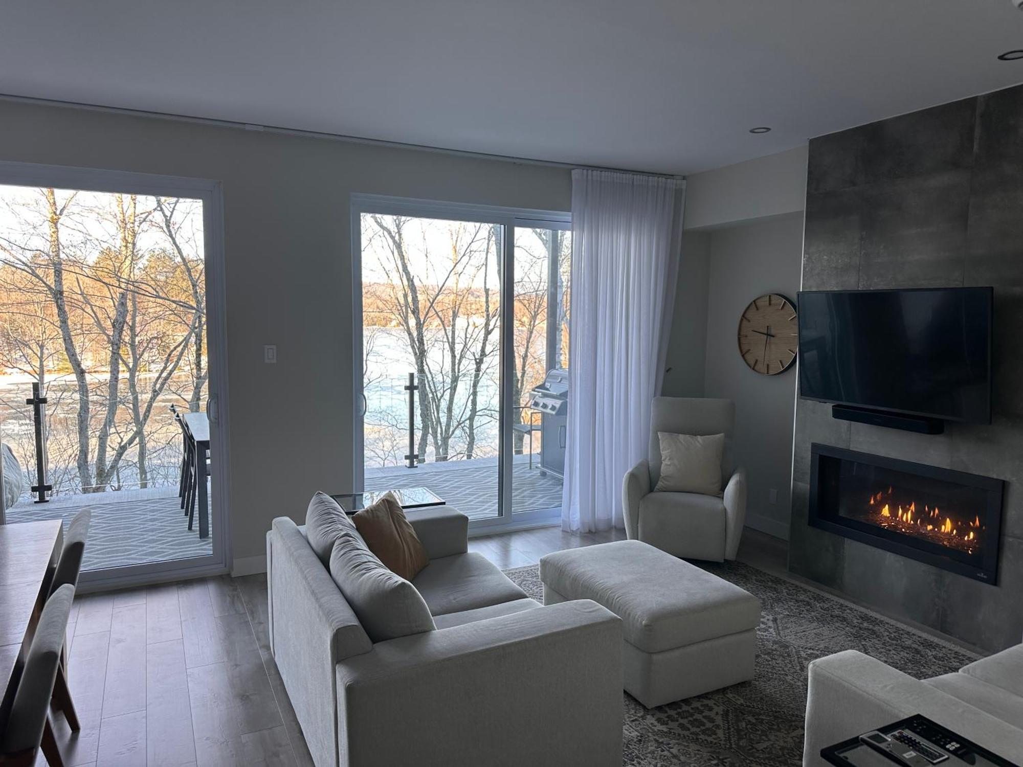 Le Riverain - Condo Neuf Au Bord De L'Eau Shawinigan Eksteriør billede